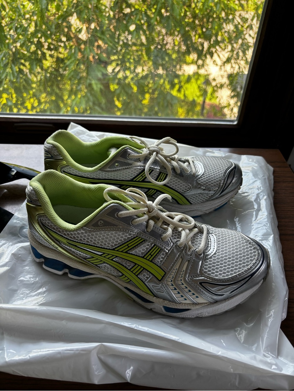 ASICS GEL-KAYANO 14 Silver & Lime Running Trainers